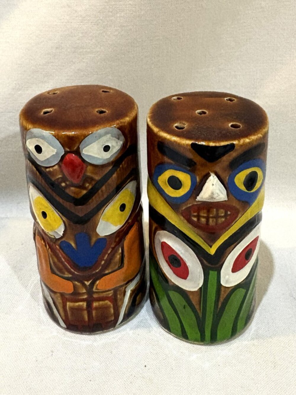 VTG Wales Pottery Totem Pole Salt Pepper Shaker Set Made in Japan
